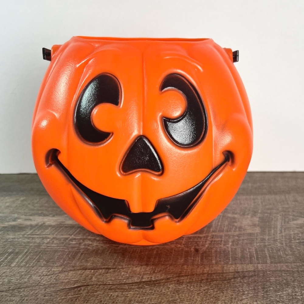 Vintage‎ 90s Grand Venture Plastic Pumpkin Jack-O-Lantern Bucket Pail 10” 1997